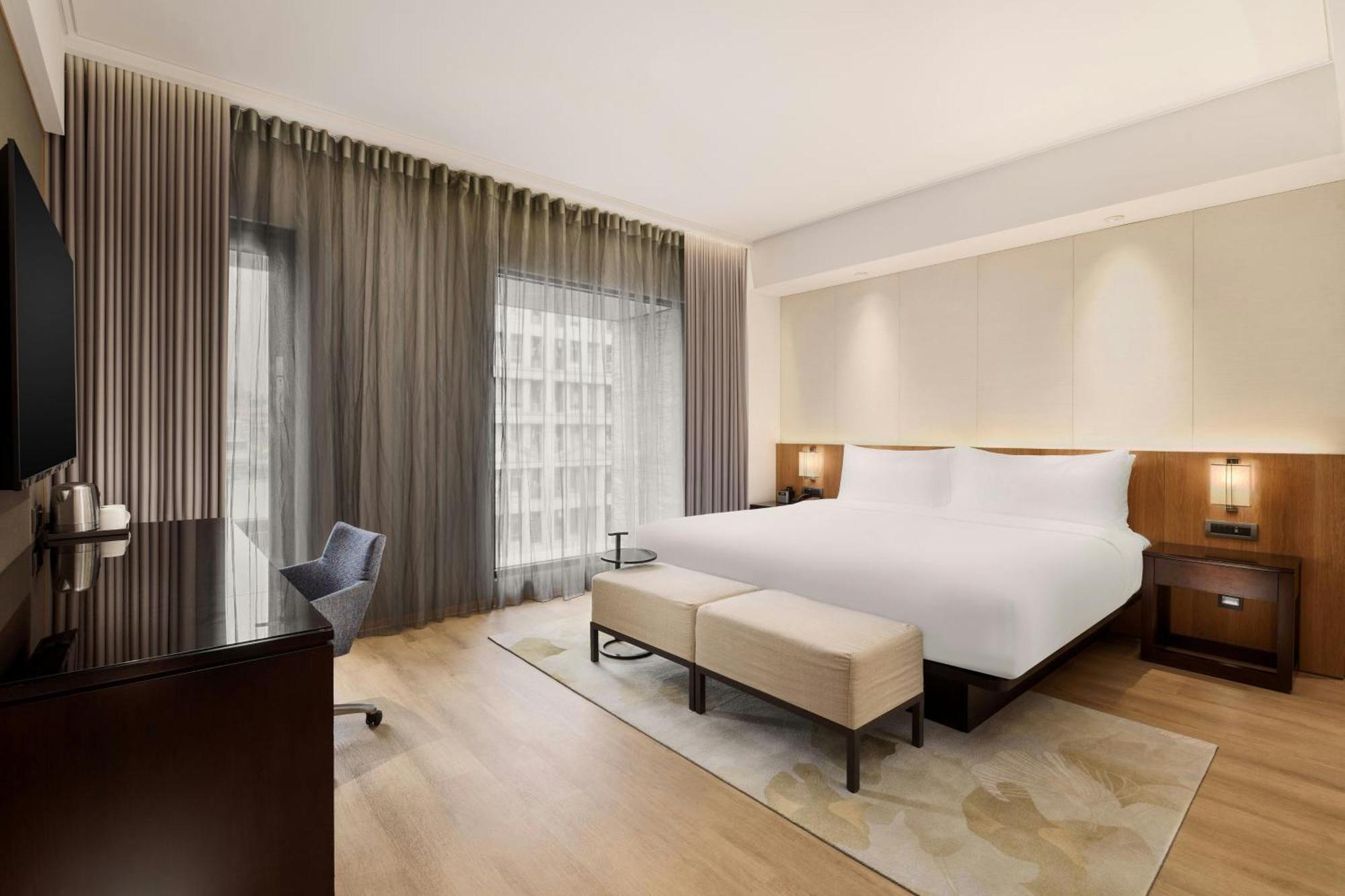 Breezy King Room